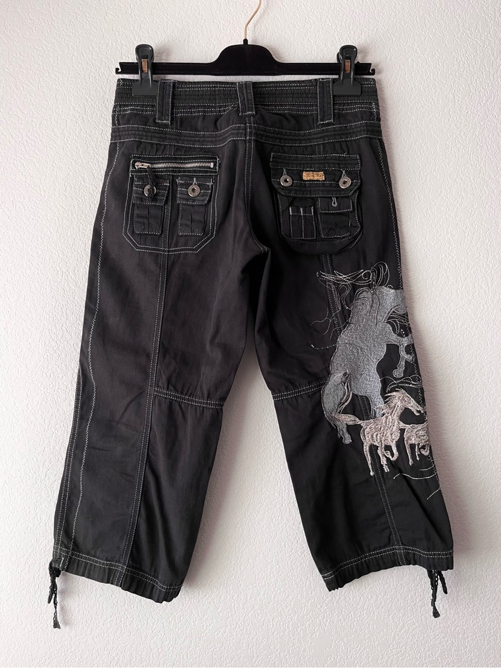 Y2k miss me stallion embroidered beaded cargo capri pants - Picture 2 of 16